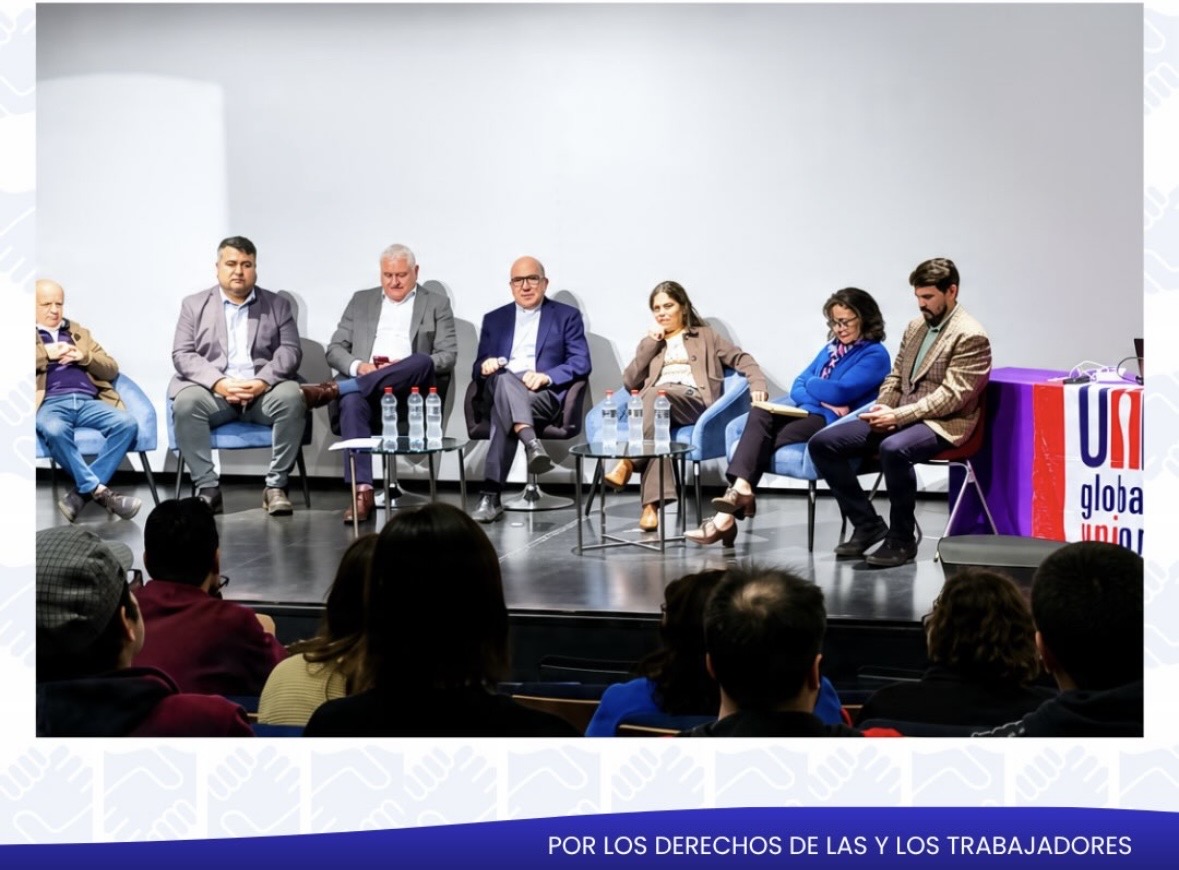 Reformas laborales e inteligencia artificial: directiva participa en jornada de UNI Américas