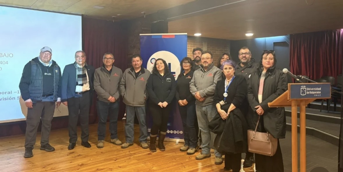 "Cuidar a quienes cuidan": directiva participa en seminario sobre prevención de riesgos laborales